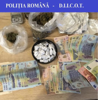 Suspecții distribuiau cannabis și amfetamine către consumatorii din Oradea - Traficanți de droguri reținuți