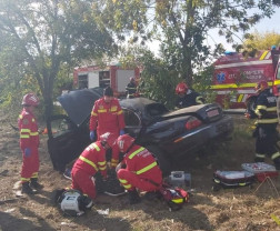 Doi bărbați, găsiți de salvatori în stop cardio-respirator, nu au mai putut fi salvați - Accident mortal la ieșirea din Salonta