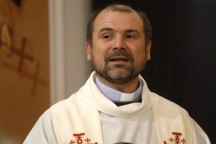 Pentru prima dată în istoria Bisericii Catolice - Un român, numit episcop auxiliar de Roma