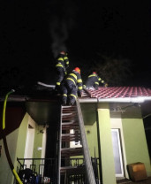În ambele cazuri, flăcările au pornit de la coșurile de fum - Incendii în Tărian și Munteni