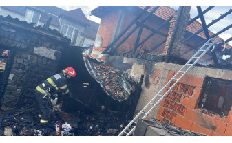 Incendiul a izbucnit într-o gospodărie din Sântandrei - Femeie găsită carbonizată
