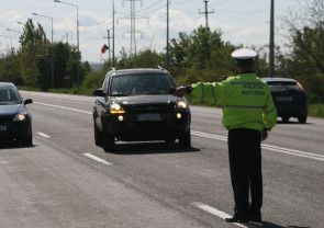 ​Polițiștii au aplicat sute de amenzi, majoritatea pentru viteză - Razii în trafic