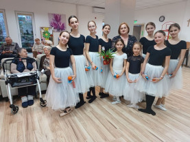 Micuţele balerine au adus bucurie în Casa Frenţiu - Un 8 martie aparte