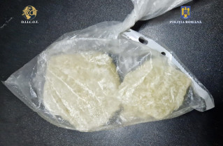 Trei bărbați au fost arestați după ce au încercat să vândă stupefiante - Traficanți de droguri prinși în flagrant