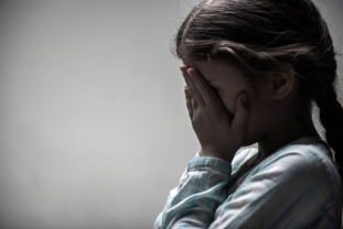 Patru din cinci sesizări de abuz sexual asupra copilului - Finalizate cu clasarea faptelor