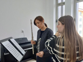 Universitatea din Oradea - Un „masterclass” despre muzică, tinere speranțe și evoluție
