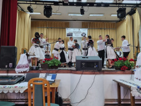 Vadu Crişului. „Tradiții culturale pe valea Crișului Repede - Din vatra satului” - Opt şcoli în festival