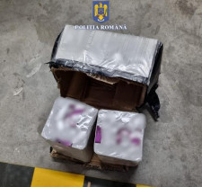 1,3 tone de obiecte pirotehncie interzise, confiscate de polițiștii bihoreni
