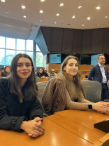 Două studente de la Universitatea din Oradea - Și-au descoperit vocația la Bruxelles