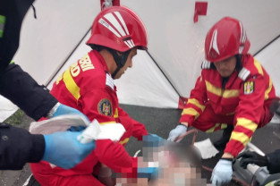 Un bărbat a fost găsit încarcerat și transportat în stare gravă la spital - Accident grav pe DN19, în Sarcău