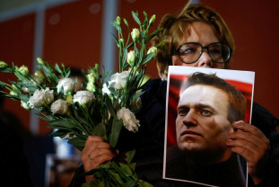Mama disidentului rus a făcut apel la Putin să-şi vadă fiul - Drama familiei Navalnîi