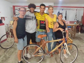 Au apărut pe străzile din Havana, Cuba - Biciclete din bambus