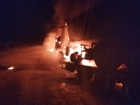Incendiu la o basculantă aflată pe un trailer, în Oradea