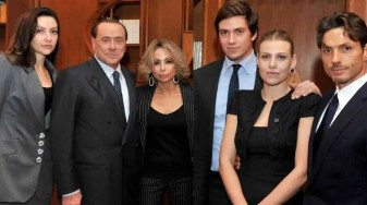 Cei cinci copii ai lui Berlusconi au acceptat testamentul miliardarului - Şi-au împărţit caşcavalul