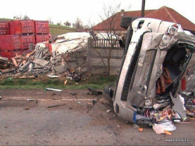Accident mortal în zona Borod - Trei tineri şi-au pierdut viaţa