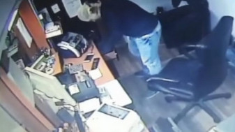 Tâlharul a fost prins de casier cu ajutorul unor trecători - Jaf la o casă de schimb valutar