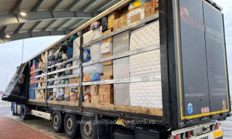 Peste 29 de tone de bunuri uzate din Germania şi Ungaria - Camioane întoarse din drum