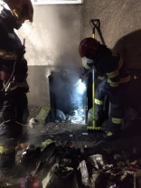 Explozie la subsolul unui bloc din Oradea - Locatarii, aproximativ 40 de persoane, au fost evacuați