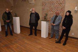 Artistul bihorean Călin Baciu expune la Muzeul Oraşului Oradea - Expoziţie de sculptură