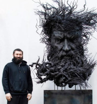 Artistul plastic Darius Hulea expune la muzeu - Tehnică inedită de țesere a metalelor