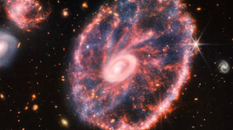 Telescopul James Webb oferă privelişti cosmice rare - O galaxie fabuloasă