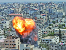 Bombardamente în Fâşia Gaza - Sute de atacuri cu rachete