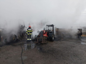 Cauza izbucnirii flăcărilor este, cel mai probabil, de natură electrică - Incendiu la o firmă agricolă din Săcueni