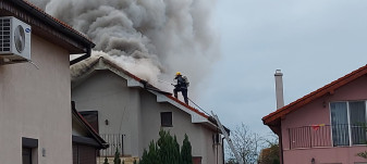 Incendii în Batăr și Sânmartin