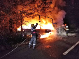 Incendii la autovehicule în Holod și Cheriu - Mașini in flăcări