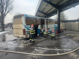 Autogara din Marghita - Incendiu la un autobuz