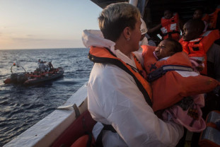 Spre o viață mai bună - Sute de copii mor în bărcile migranților, în Mediterana