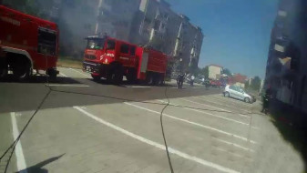 Locatarii au intervenit cu stingătoare până la sosirea pompieilrilor - Incendiu în cartierul Nufărul