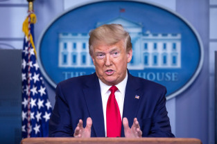 Preşedintele Trump suspendă contribuţia la SUA la bugetul OMS - A acoperit dezinformările Chinei