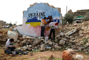 Ucraina confirmă începerea unor negocieri pentru pace - Pace justă şi atac cu drone