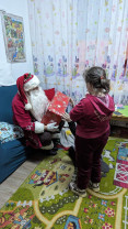 98 de dorințe îndeplinite și un spectacol caritabil - Crăciun în ținutul păpușilor