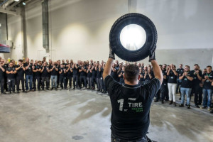În fabrica din Oradea, Nokian Tyres România - A fost produsă prima anvelopă