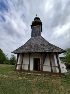 Proiect voluntar: construirea unei case tradiționale și a unei șuri-muzeu - Susține tinerii din Bădăcin!