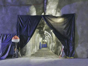 Caverne tip buncăr săpate în Alpii Elvețieni pentru a pune la adăpost averi - Seifuri gigantice pentru superbogați