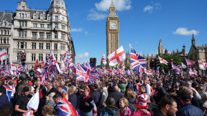 Londra: 60.000 de participanți la marșul extremei drepte, până la 20.000 la contramanifestație - Regatul Unit, mai dezbinat ca niciodată