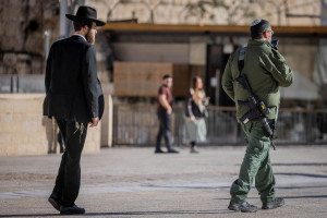 Curtea Supremă: evreii ultraortodocşi trebuie să servească în armată - O decizie reparatorie