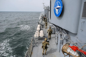 SUA ar trebui să privească regiunea Mării Negre ca având o importanță majoră - România trebuie înarmată naval