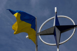 Membrii NATO au convenit asupra unui angajament financiar pentru Ucraina - Protecţie anti-Trump