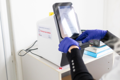 Cabinete medicale din Bihor dotate cu aparatură modernă de Salvați Copiii - „Primul pas spre sănătate”