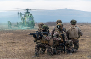 Franţa şi Polonia se pregăteasc să trimită militari în Ucraina - Primii sunt instructorii francezi