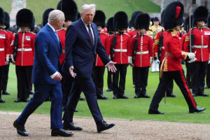 Prima zi a vizitei în UK. Donald Trump a fost plimbat cu trăsura regală - Ceremonii fastuoase la Castelul Windsor